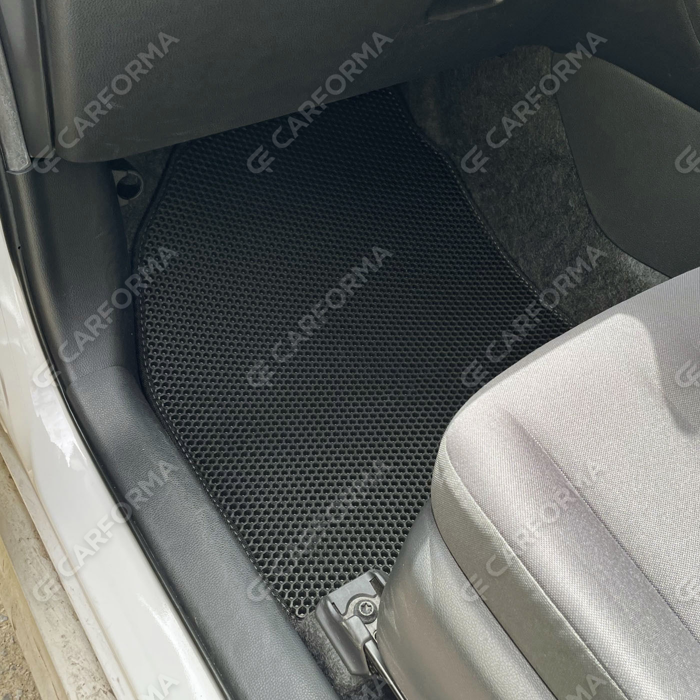 Ворсовые коврики на Toyota Yaris IV 2019&nbsp;-&nbsp;2026 в Тамбове