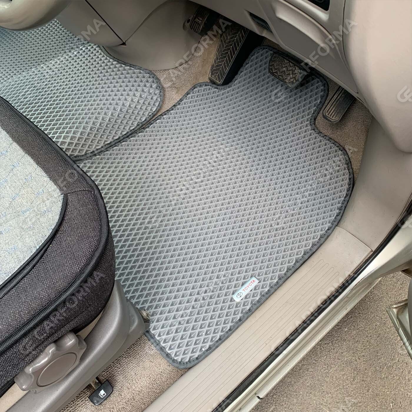 Ворсовые коврики на Toyota Estima II 2000&nbsp;-&nbsp;2005 в Тамбове