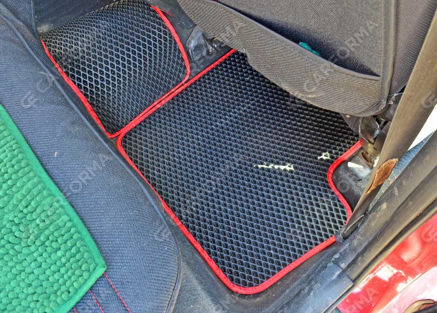 Коврики на Pontiac Vibe I 2002&nbsp;-&nbsp;2008 в Тамбове