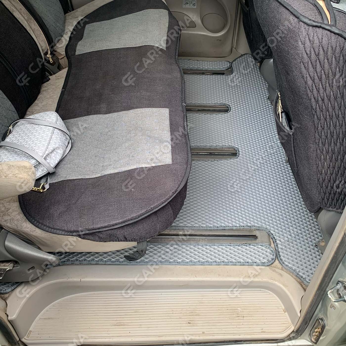 Ворсовые коврики на Toyota Estima II 2000&nbsp;-&nbsp;2005 в Тамбове