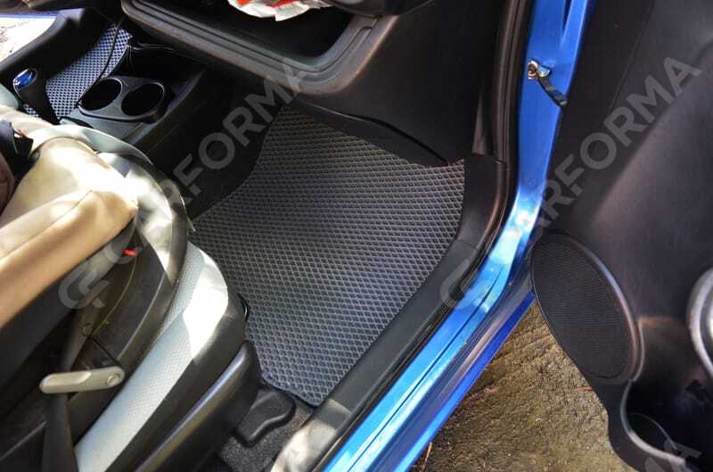 Ворсовые коврики на Toyota Prius C 2011&nbsp;-&nbsp;2021 в Тамбове