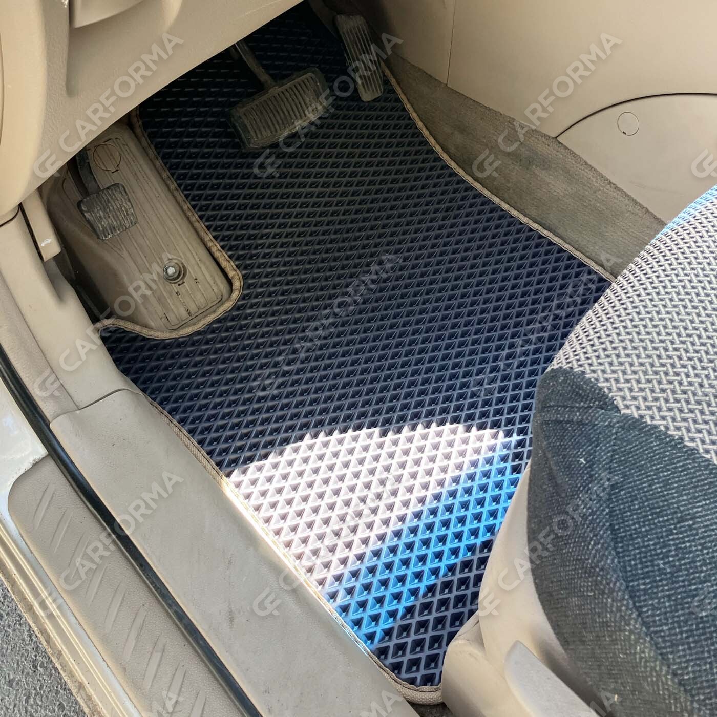 Ворсовые коврики на KIA Carens II 2006&nbsp;-&nbsp;2012 в Тамбове