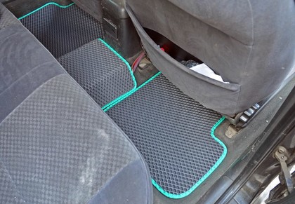 Ворсовые коврики на Toyota Avensis I 1997&nbsp;-&nbsp;2002 в Тамбове