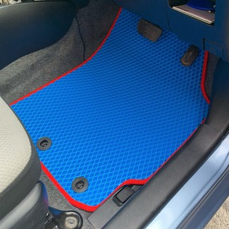 Ворсовые коврики на Toyota Vitz III 2010&nbsp;-&nbsp;2020 в Тамбове