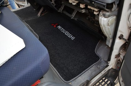 Ворсовые коврики на Mitsubishi Fuso Canter VII широкая кабина 2002&nbsp;-&nbsp;2017 в Тамбове