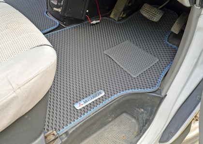 Ворсовые коврики на Mitsubishi Delica 4 1994&nbsp;-&nbsp;2007 в Тамбове