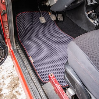 Коврики на Lada (ВАЗ) 2101, 2102, 2103, 2104, 2105, 2106, 2107 1970&nbsp;-&nbsp;2012 в Тамбове