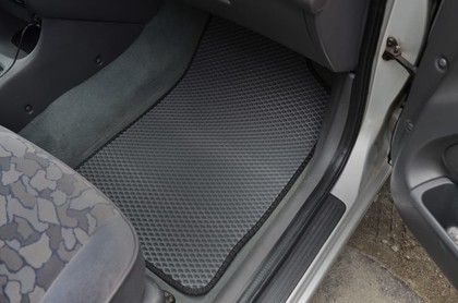 Ворсовые коврики на Toyota Avensis I 1997&nbsp;-&nbsp;2002 в Тамбове