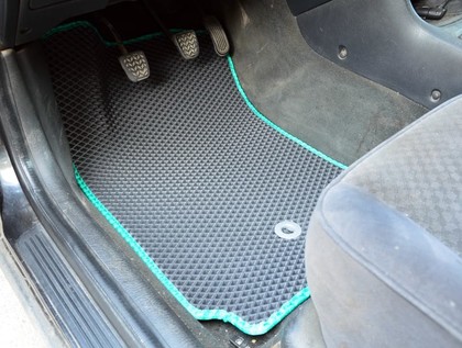 Ворсовые коврики на Toyota Avensis I 1997&nbsp;-&nbsp;2002 в Тамбове