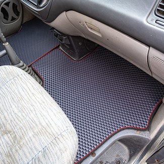 Коврики на Mitsubishi Space Gear 1994&nbsp;-&nbsp;2007 в Тамбове