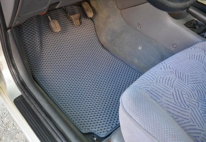 Ворсовые коврики на Toyota Avensis I 1997&nbsp;-&nbsp;2002 в Тамбове